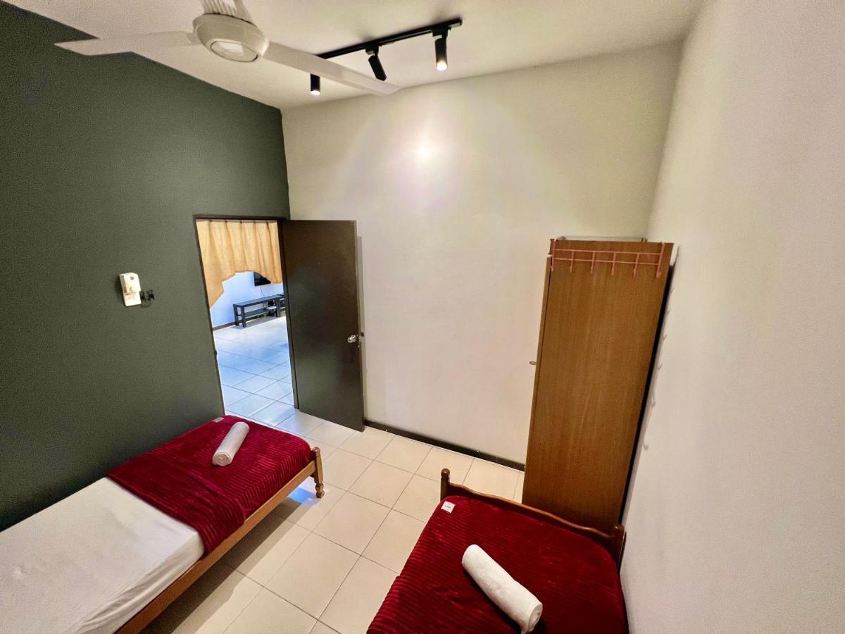 Medina Homestay Chukai Kemaman Екстериор снимка